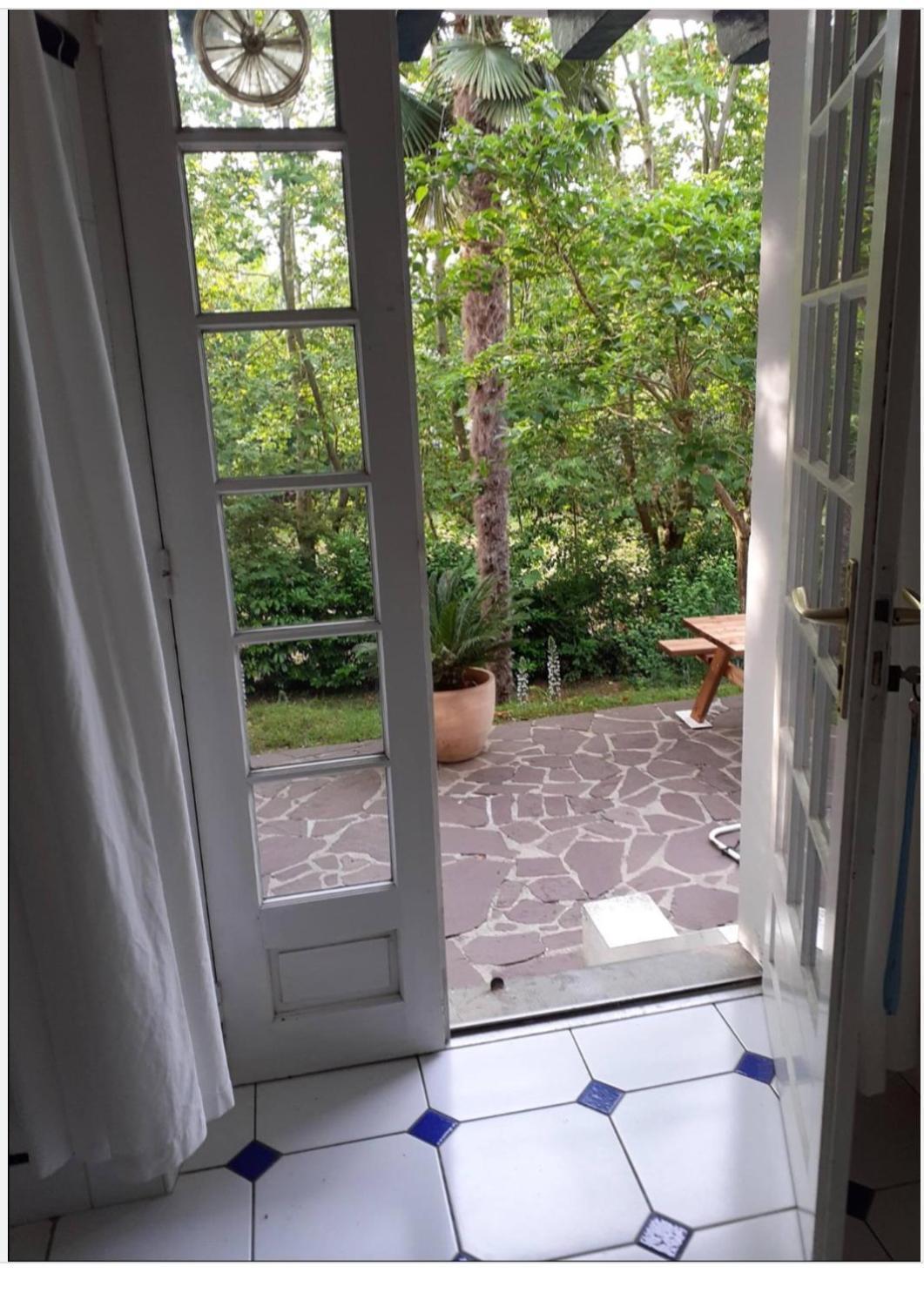 Mendiska Bed & Breakfast Байон Екстериор снимка